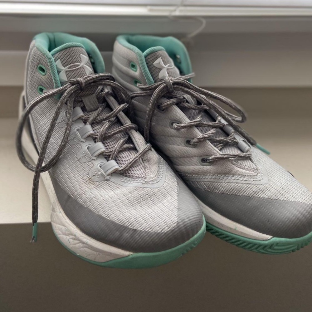 Under armour women’s curry 3s